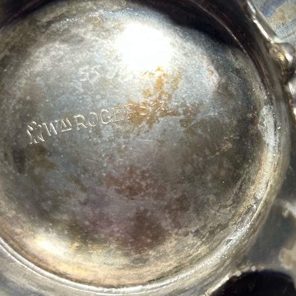 WM Rogers Silver Plated Coffee Pot - Picture 3 of 4